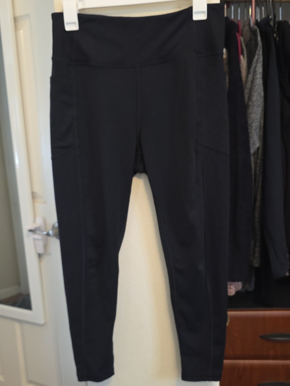 Victoria's Secret Black High-Waist Leggings with Side Pockets - Everyday Active